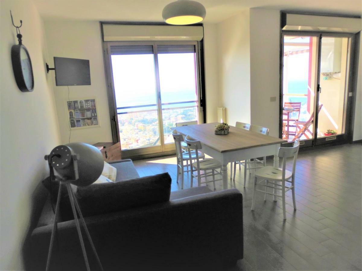 Quarto di Luna Genova Esterno foto